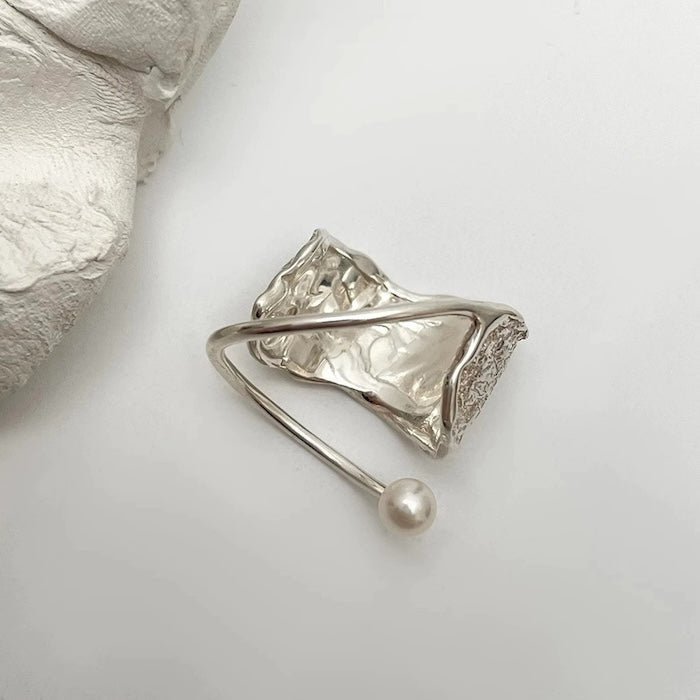 LanLivia Textured Pearl Ring Zilver