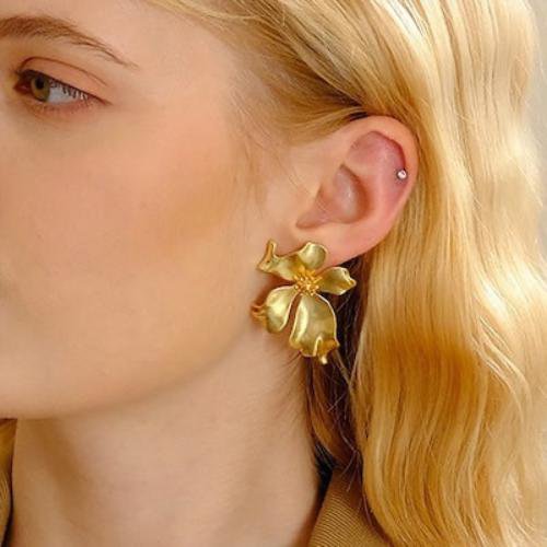 Vintage Blumen Ohrstecker – Gold & Silber | Elegantes Design