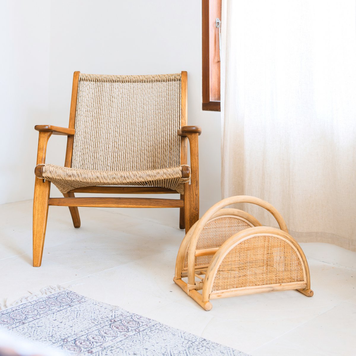 Rotan Krantenrek – Tijdschriftenhouder – Boho Krantenmand – Handgemaakte Rotan Krantenhouder ALOR – Soeji (foto 5 van 8)