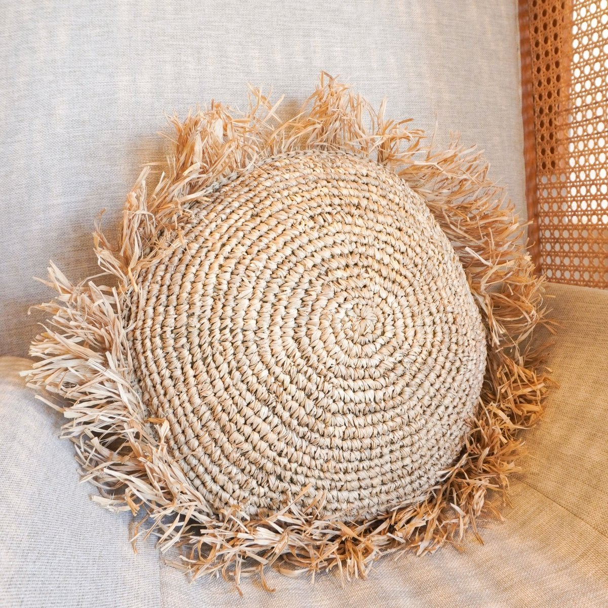 Rond Boho Kussen met Franjes Decoratief Kussen Ø40/50 cm Sierkussen van Raffia Bankkussen met Vulling TARAKAN beige – Soeji