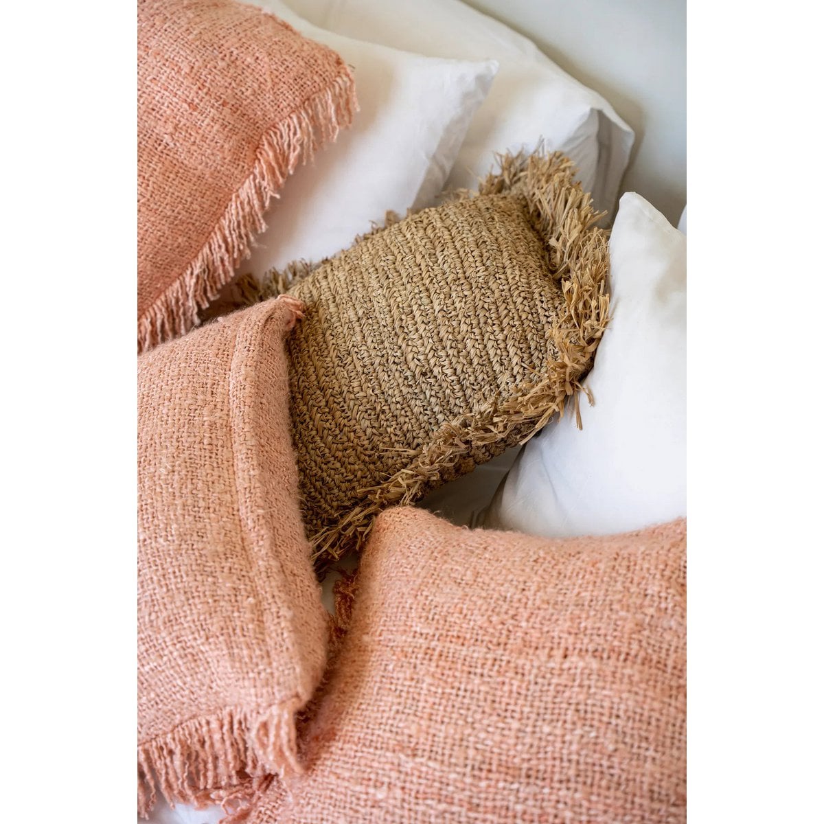 The Oh My Gee Kussenhoes - Zalmroze - 35x100 – Bazar Bizar Living (foto 2 van 4)
