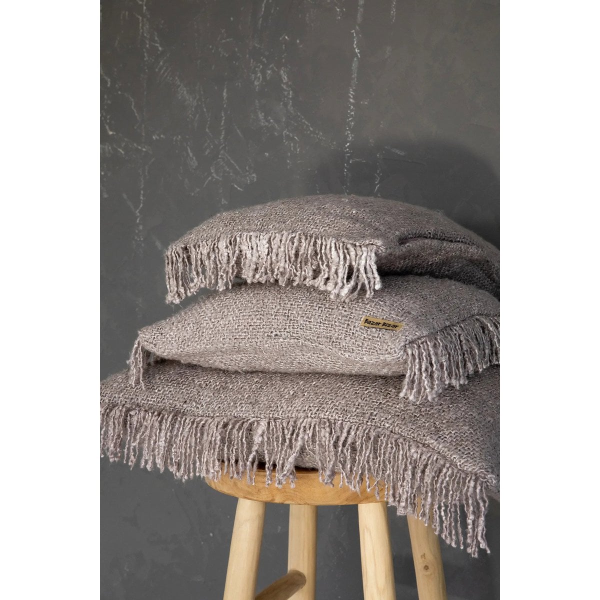 The Oh My Gee Kussenhoes - Parelgrijs - 60x60 – Bazar Bizar Living (foto 4 van 4)