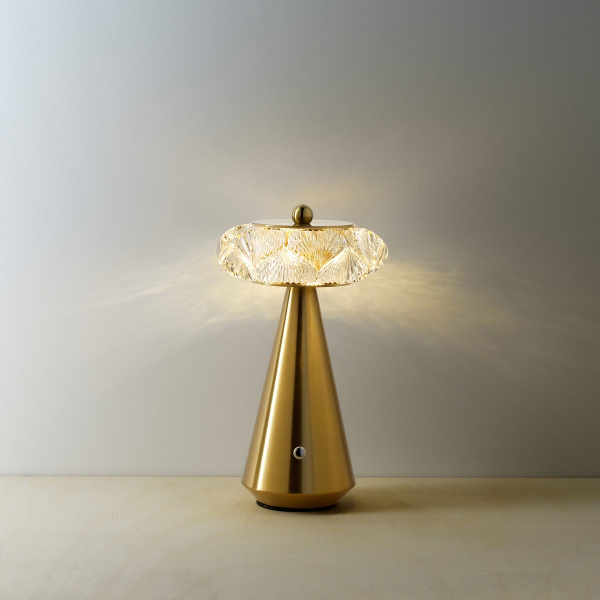 De Diamond Diva Led-tafellamp – Bazar Bizar Living (foto 3 van 5)