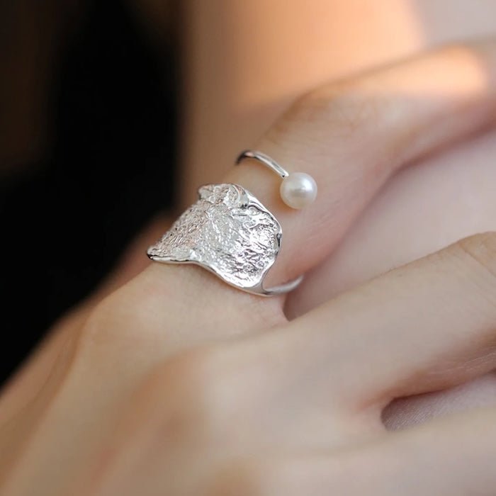 LanLivia Textured Pearl Ring Zilver