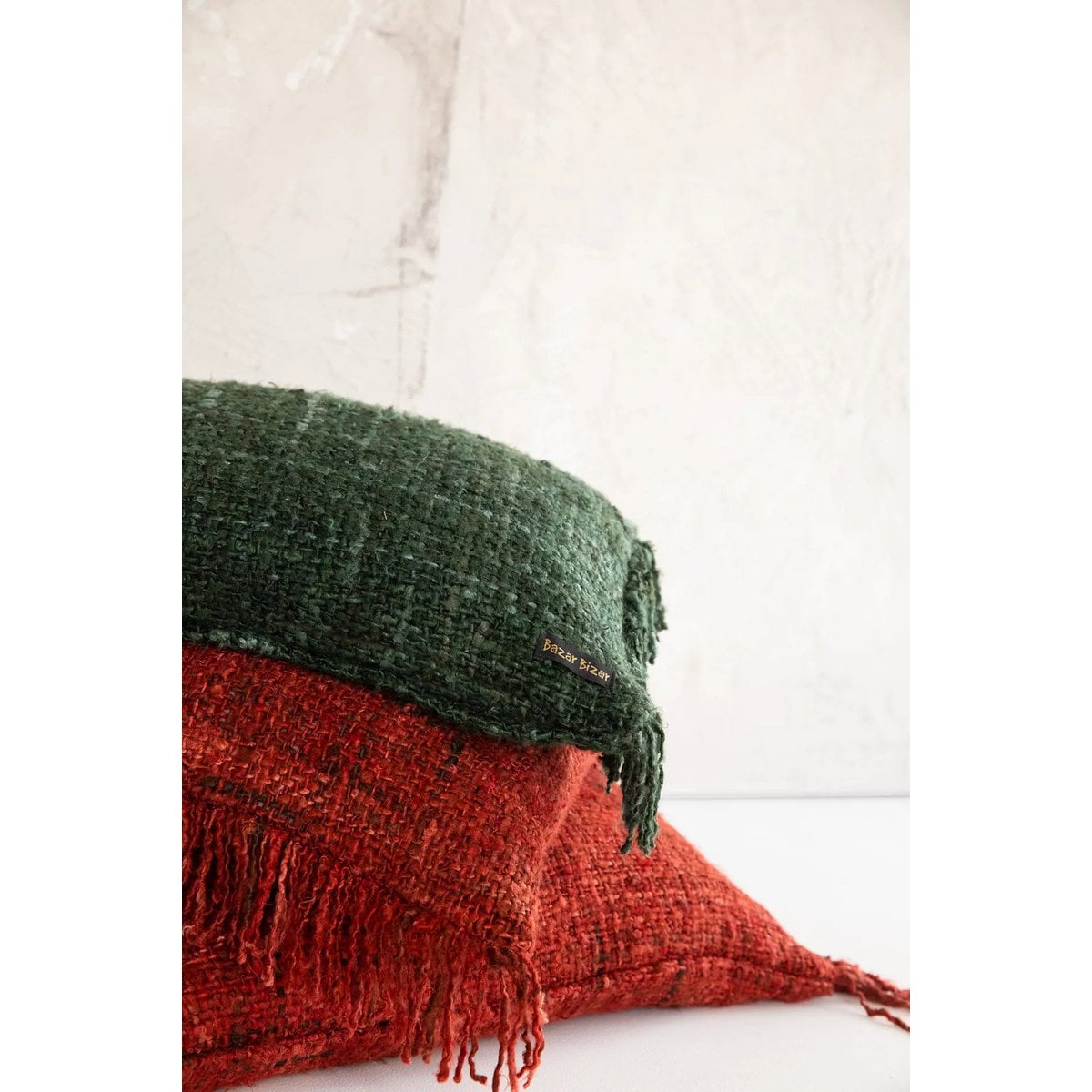 The Oh My Gee Kussenhoes - Kersenrood - 60x60 – Bazar Bizar Living (foto 4 van 4)