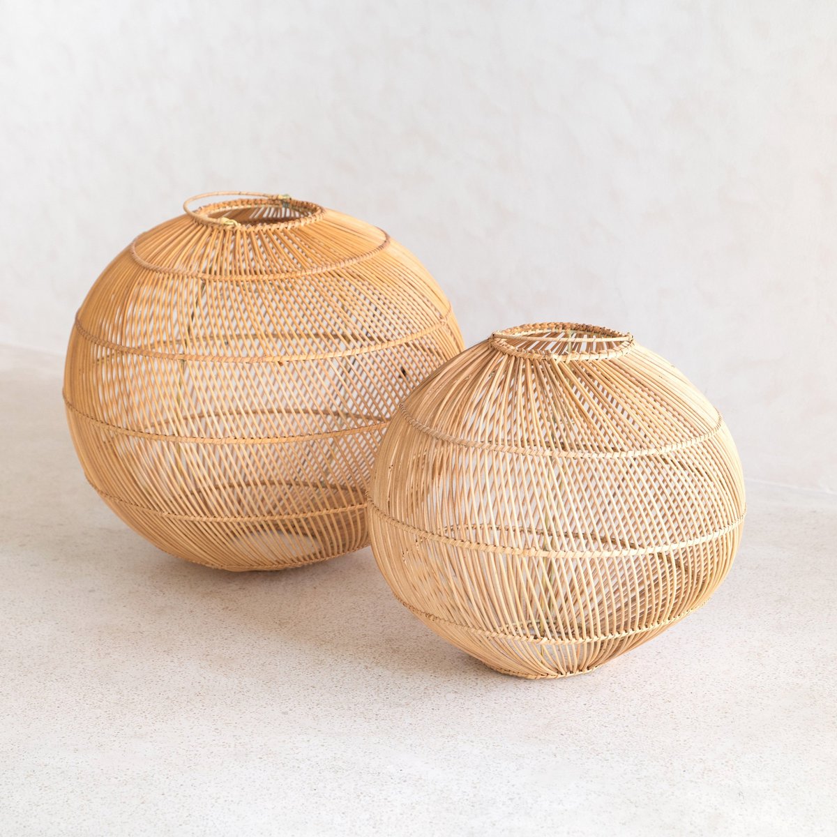 Round Rattan Lampshade - Boho hanglamp Modern - Handgemaakte plafondlamp - Sferische natuurlijke hanglamp (Ø 40/50 cm) Kencana – Soeji (foto 3 van 6)
