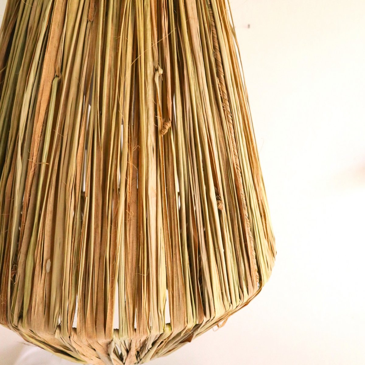 Lampenkap Plafondlamp Pendel rond ENDAH gemaakt van Raffia – Soeji (foto 3 van 6)