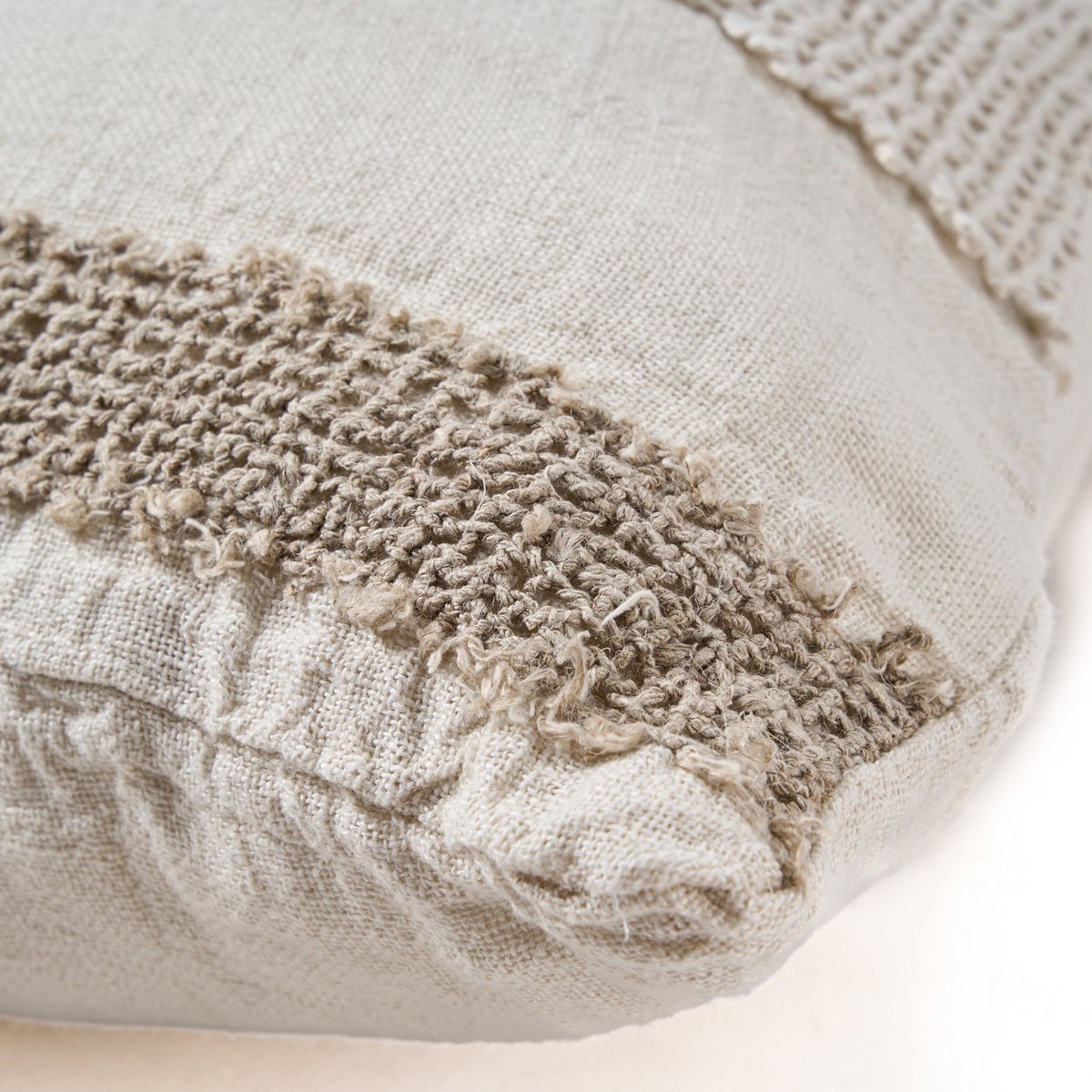 Kussenhoes met linnen draden - Wit naturel – Bazar Bizar Living (foto 4 van 6)