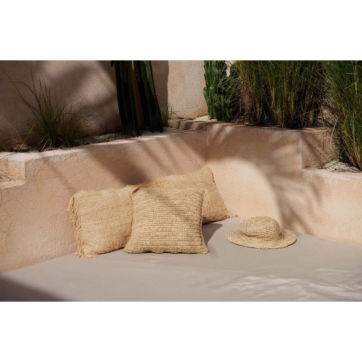 De Oh My Gee Kussenhoes - Beige - 35x100 – Bazar Bizar Living (foto 3 van 7)
