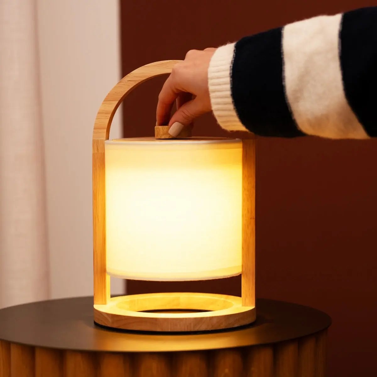 River lichtbruine houten oplaadbare lamp – Tavellio - Amsterdam (foto 4 van 10)