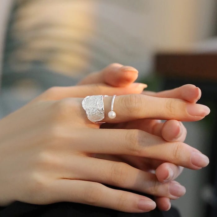 LanLivia Textured Pearl Ring Zilver
