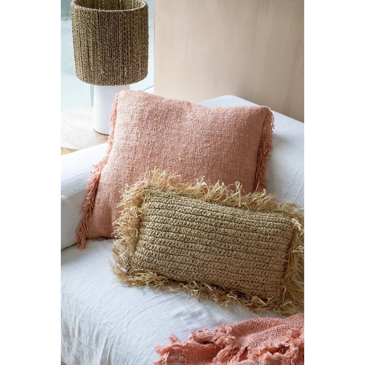 The Oh My Gee Kussenhoes - Zalmroze - 60x60 – Bazar Bizar Living (foto 2 van 7)