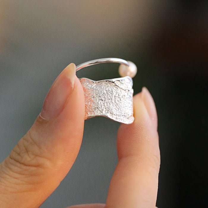 LanLivia Textured Pearl Ring Zilver