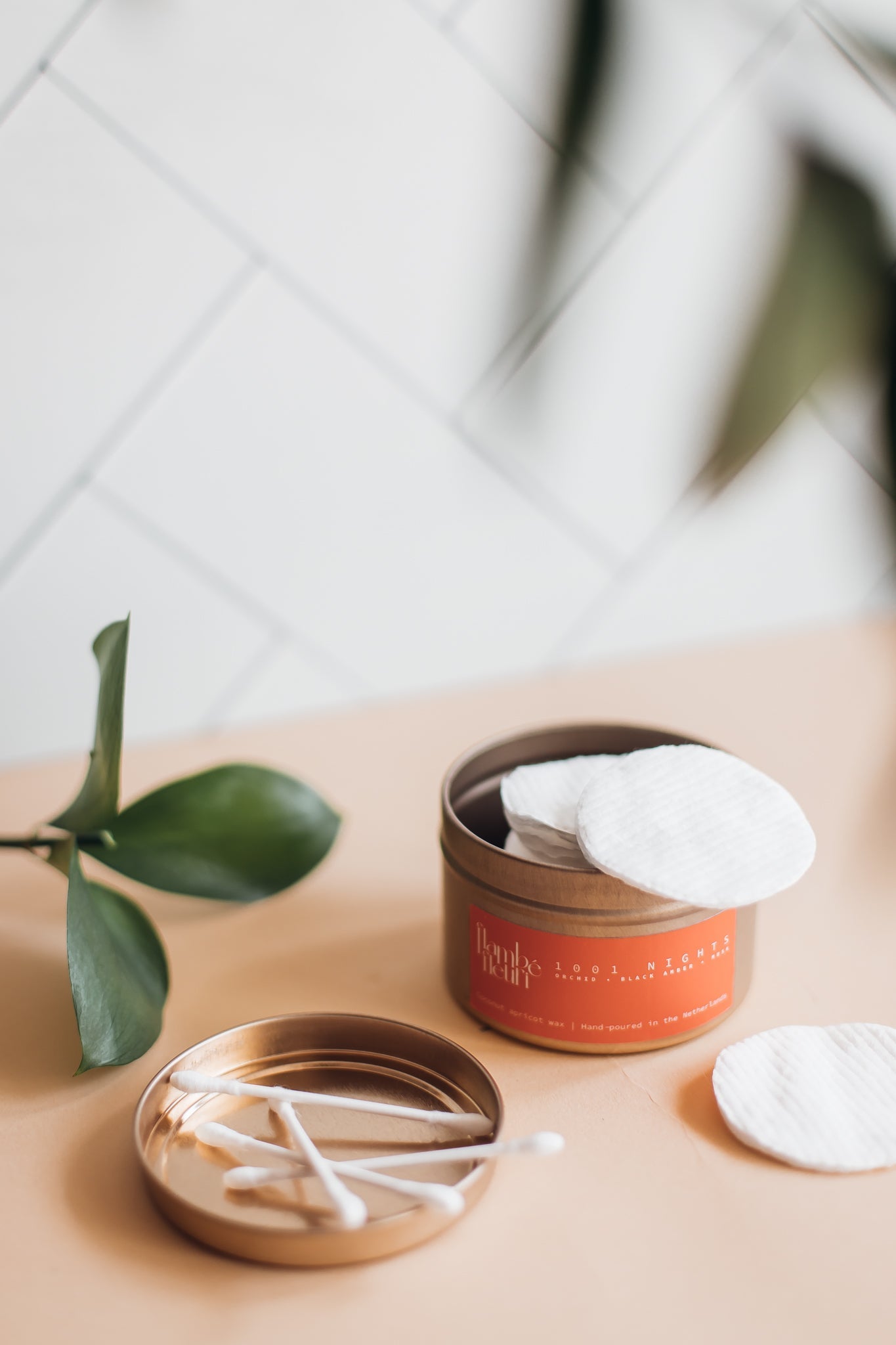 1001 Nights Candle – Orchid, Black Amber & Musk