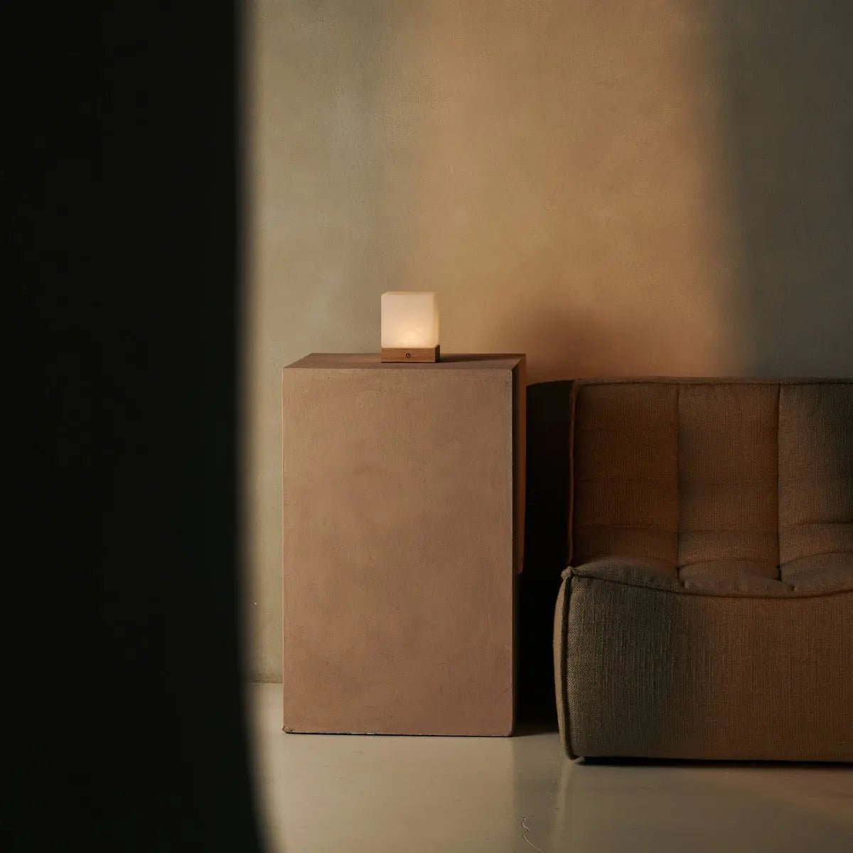 Yce Lichtbruine oplaadbare houten lamp – Tavellio - Amsterdam (foto 14 van 20)