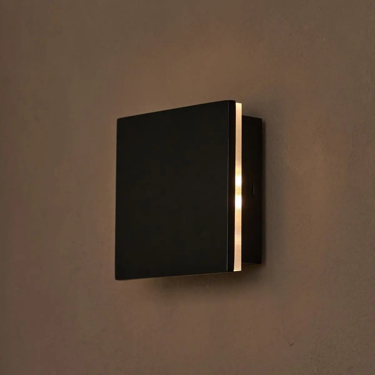 Lane zwarte oplaadbare wandlamp – Tavellio - Amsterdam (foto 6 van 14)