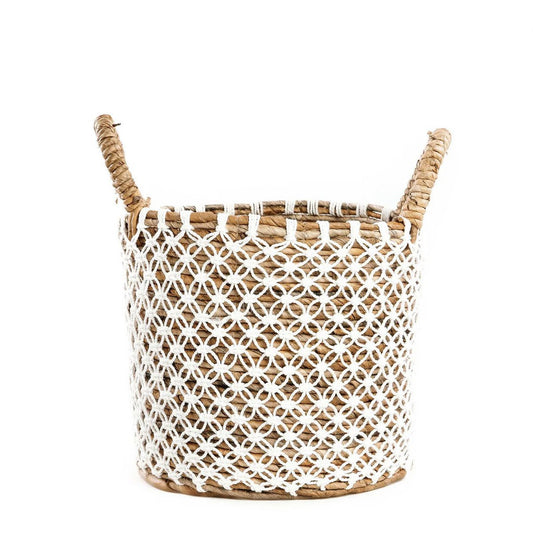 De gekruiste gestikte macrame -mand - s