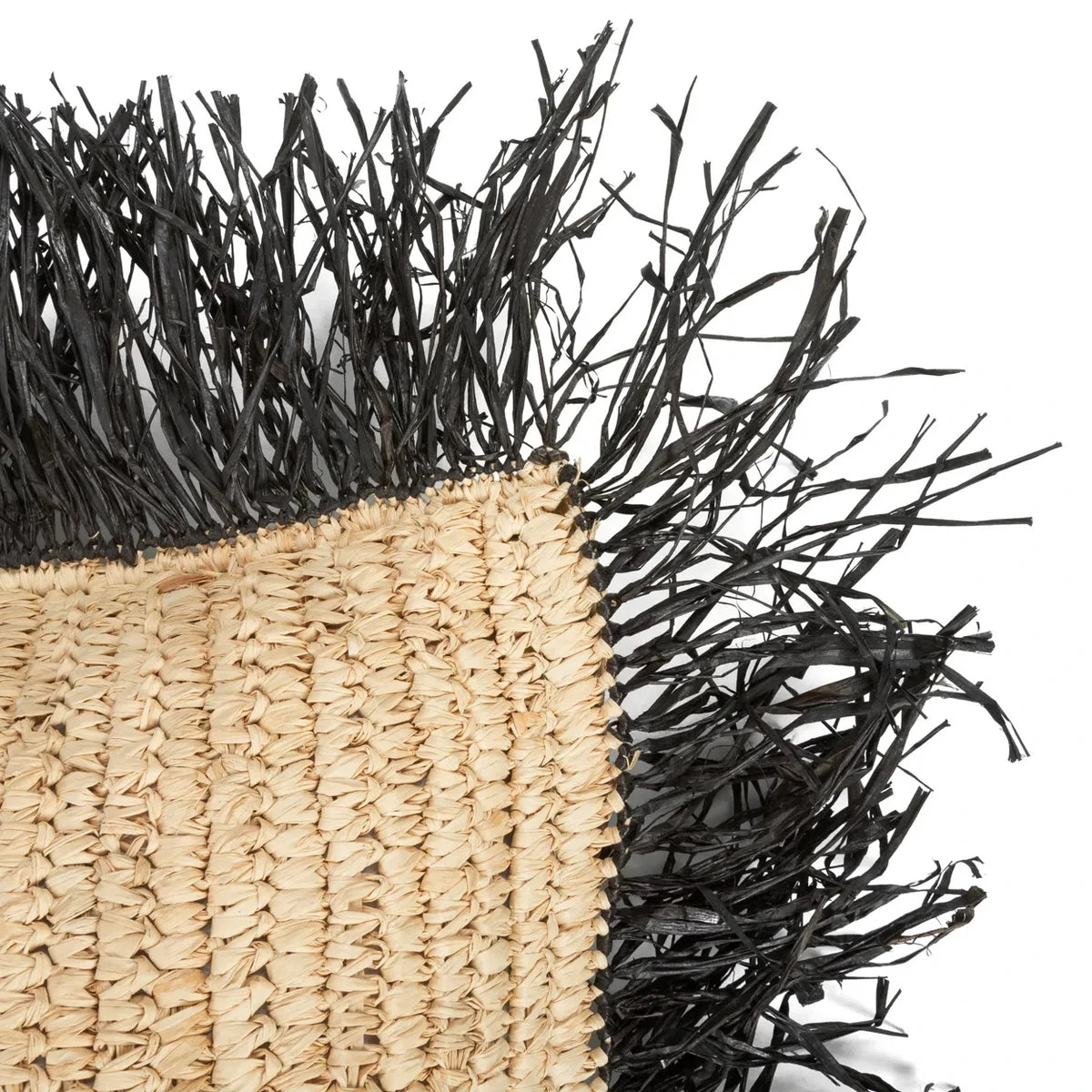 De Raffia Kussenhoes Vierkant - Naturel Zwart - 40x40 – Bazar Bizar Living (foto 4 van 4)