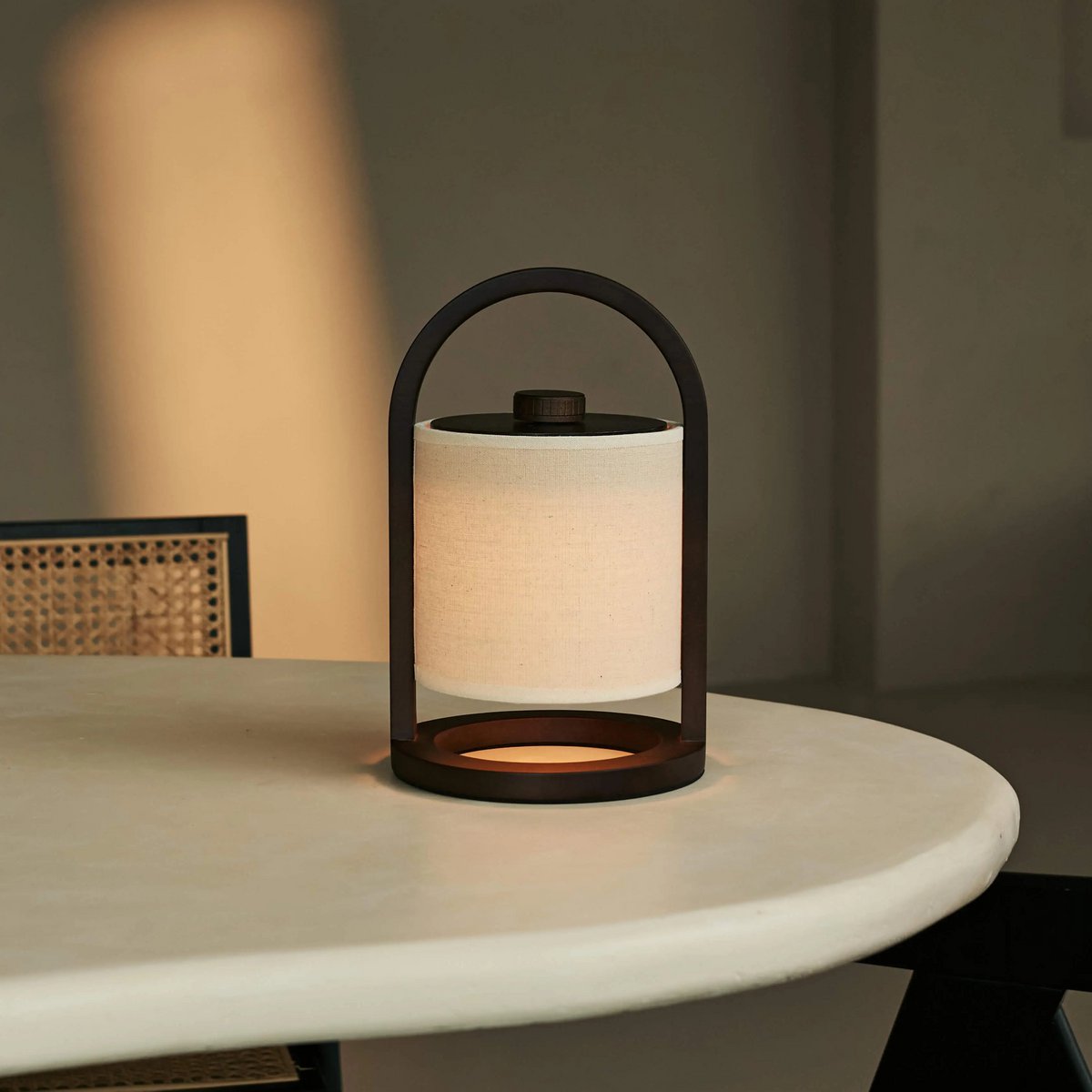 River donkerbruine houten oplaadbare lamp – Tavellio - Amsterdam (foto 6 van 20)