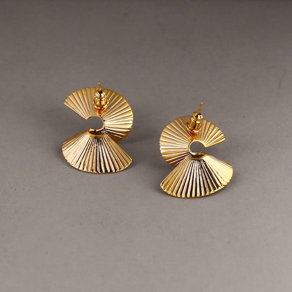 Geometrische Waaiervorm Oorbellen – Goud of Zilver
