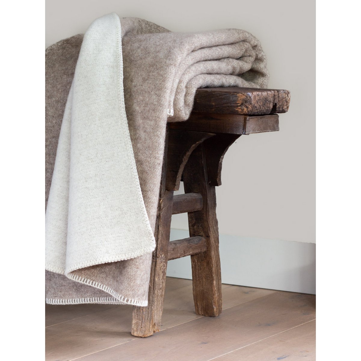 Wollen deken Eco Fossil – MoST Blankets (foto 4 van 4)