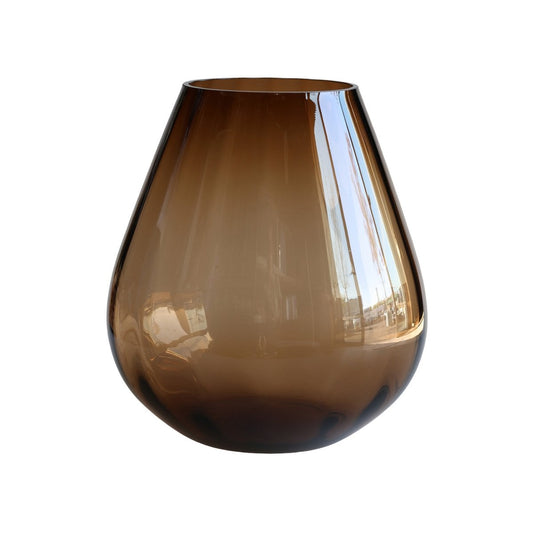 Vaas Tasman Ribbed Dark Taupe – Vase The World (foto 2 van 2)