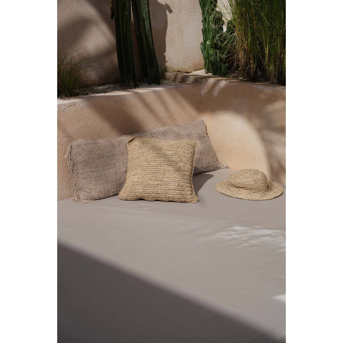 De Raffia Flores Kussenhoes Vierkant - Naturel - 40x40 – Bazar Bizar Living (foto 4 van 10)