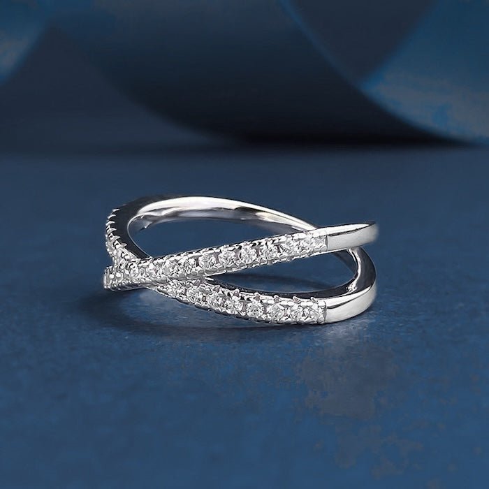 LanLivia Cross Moissanite Ring Verzilverd