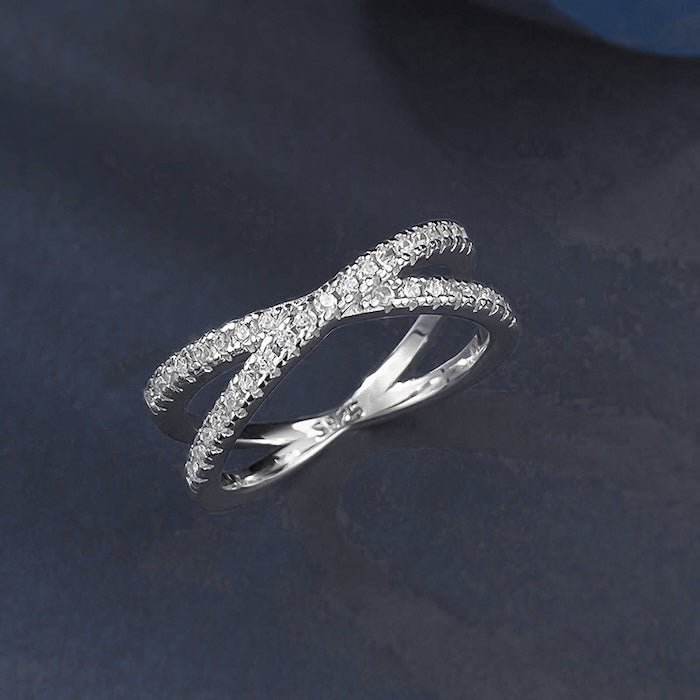 LanLivia Cross Moissanite Ring Verzilverd