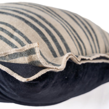 De Nordic Stripe Kussenhoes - Natuurlijk Zwart - 50x50