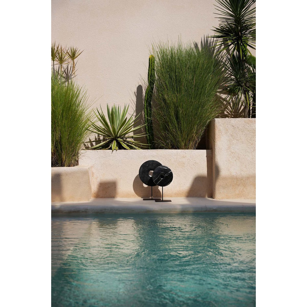 The Marble Disc on Stand - Zwart - M – Bazar Bizar Living (foto 2 van 4)