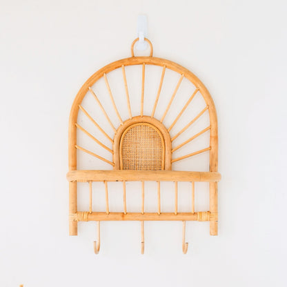 Rotan Wandplank – Kleine Boho Wandplank – Hangende Rotan Plank – Jas- of Sleutelhaak – Handgemaakte Plank Gemaakt van Rotan (41x53 cm) BANTEN