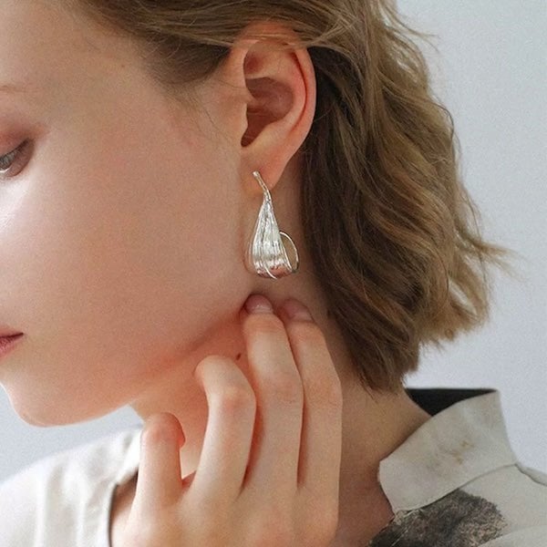 LanLivia Modern Leaf Earrings