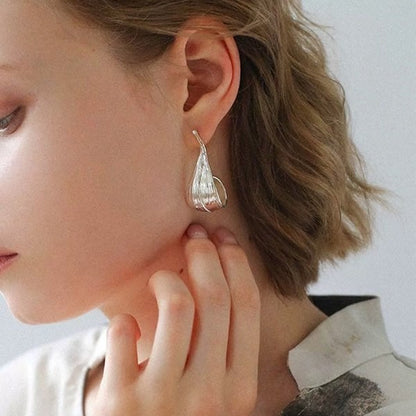 LanLivia Modern Leaf Earrings