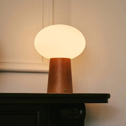 Max kastanjebruine houten oplaadbare tafellamp