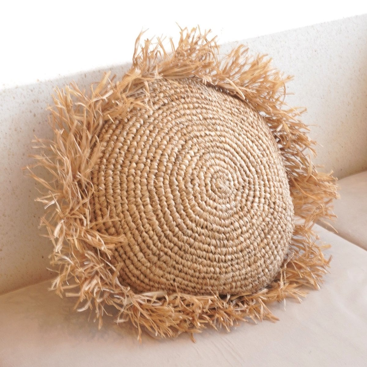 Rond Boho Kussen met Franjes Decoratief Kussen Ø40/50 cm Sierkussen van Raffia Bankkussen met Vulling TARAKAN beige – Soeji (foto 3 van 5)