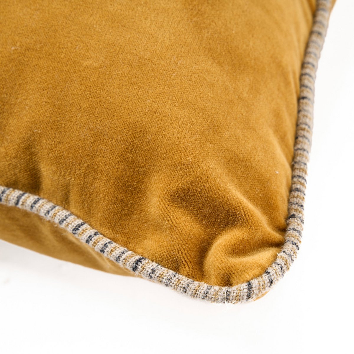 The Velvet Crush Kussenhoes - Mosterd - 50x50 – Bazar Bizar Living (foto 6 van 6)