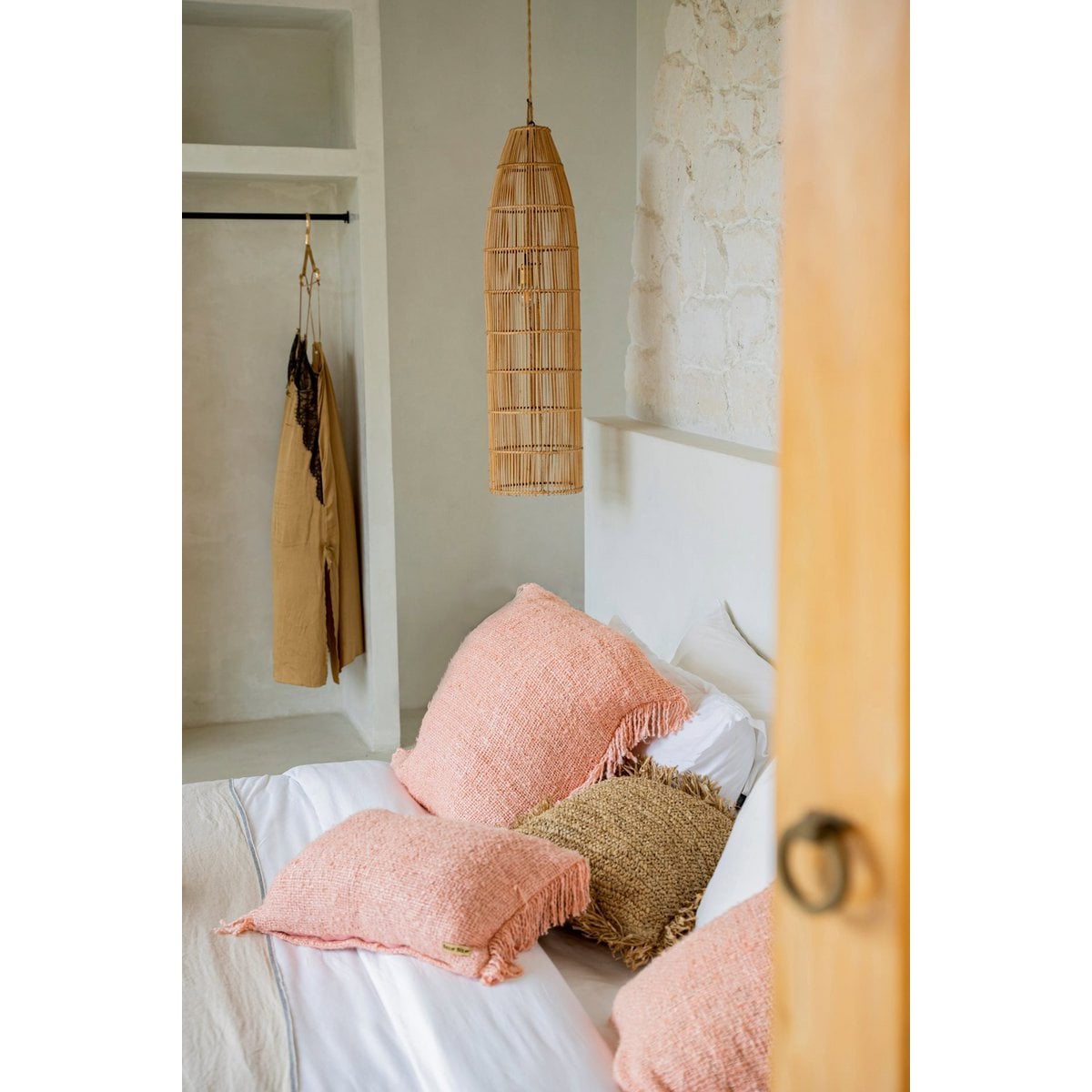 The Oh My Gee Kussenhoes - Zalmroze - 60x60 – Bazar Bizar Living (foto 7 van 7)