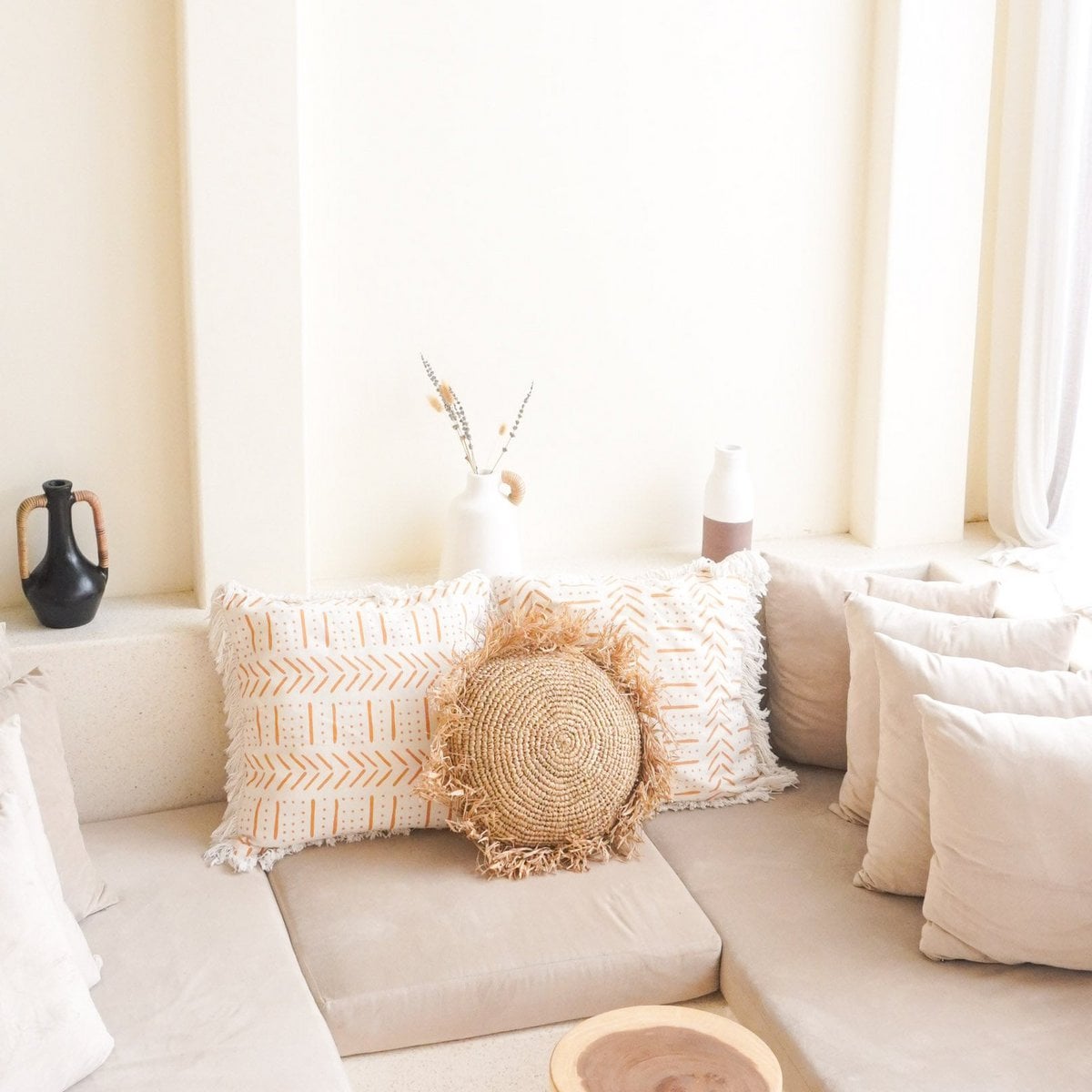 Rond Boho Kussen met Franjes Decoratief Kussen Ø40/50 cm Sierkussen van Raffia Bankkussen met Vulling TARAKAN beige – Soeji (foto 2 van 5)