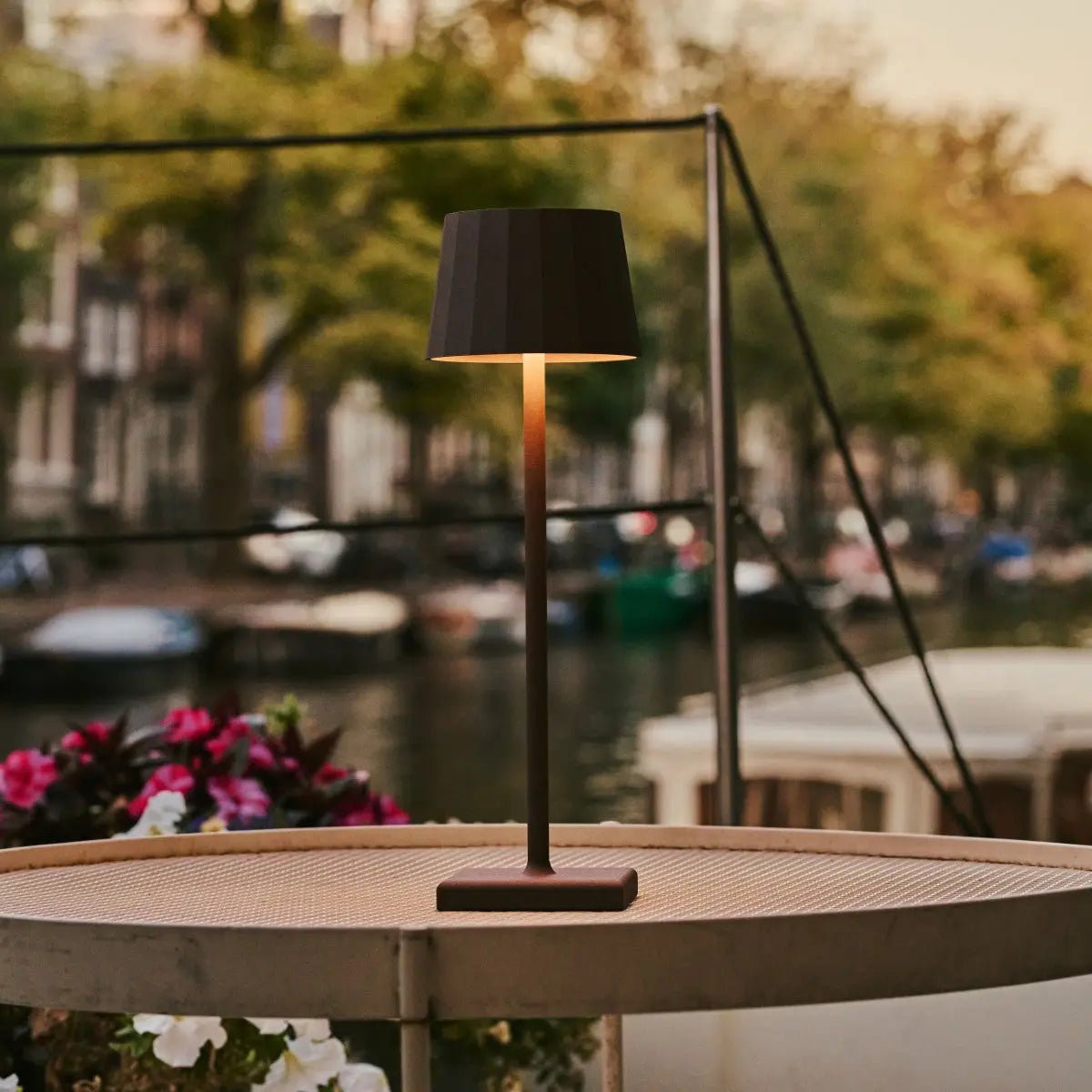 William Mocha Tafellamp - Oplaadbaar met Draadloos Laden – Tavellio - Amsterdam (foto 17 van 19)