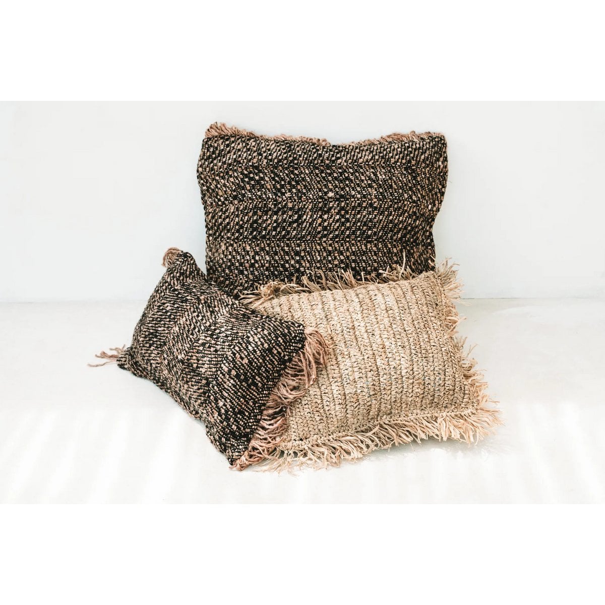 The Oh My Gee Kussenhoes - Zwart Koper - 60x60 – Bazar Bizar Living (foto 5 van 5)