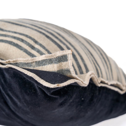De Nordic Stripe Kussenhoes - Natuurlijk Zwart - 50x50