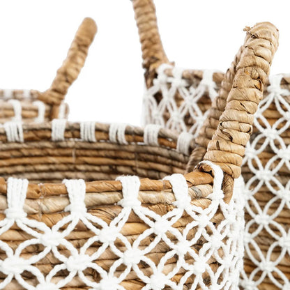 De gekruiste gestikte macrame -mand - s