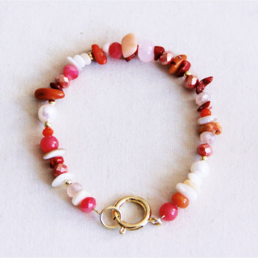 Gemengde kralenarmband - koraalmix