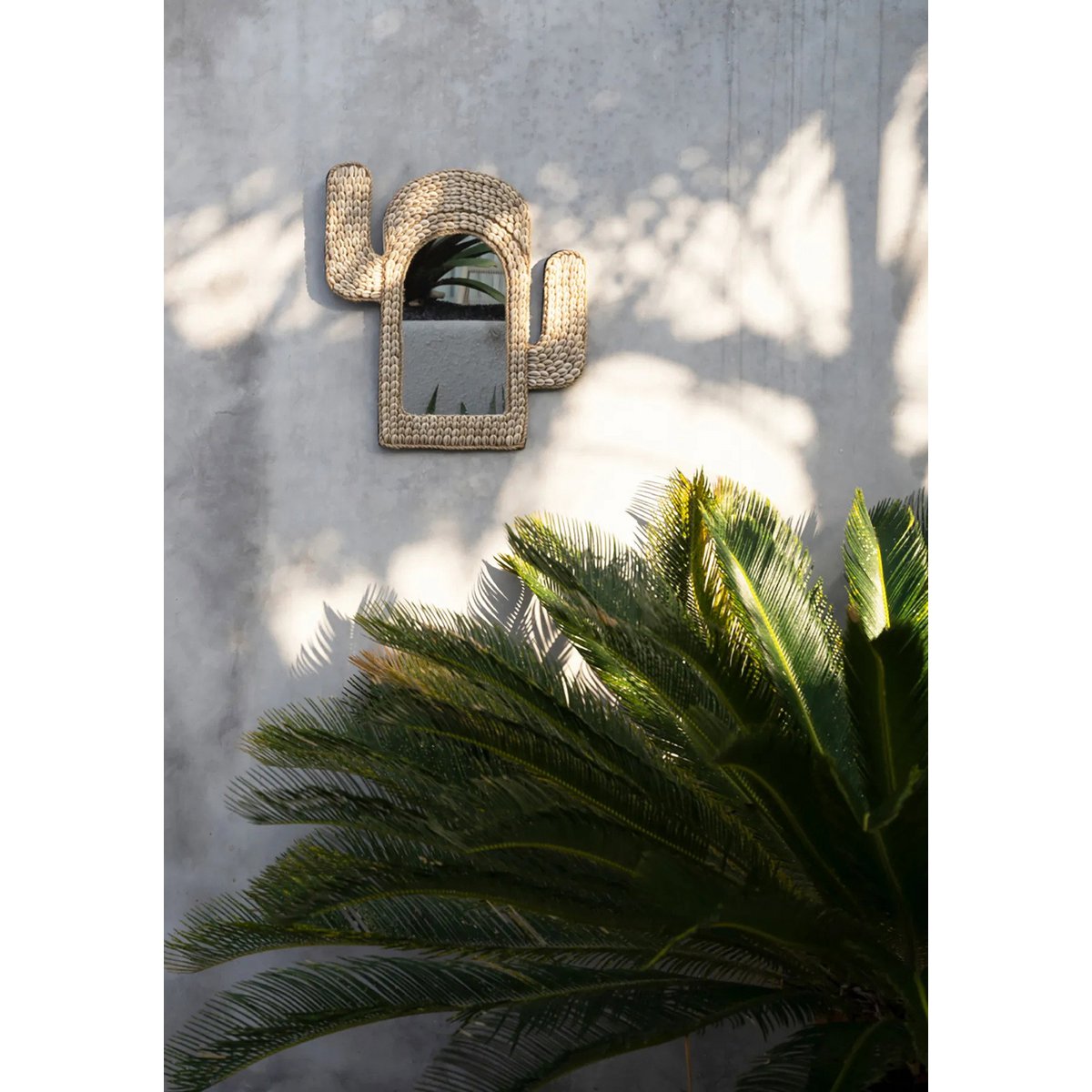 De Cactusschelpspiegel - Wit – Bazar Bizar Living (foto 2 van 8)