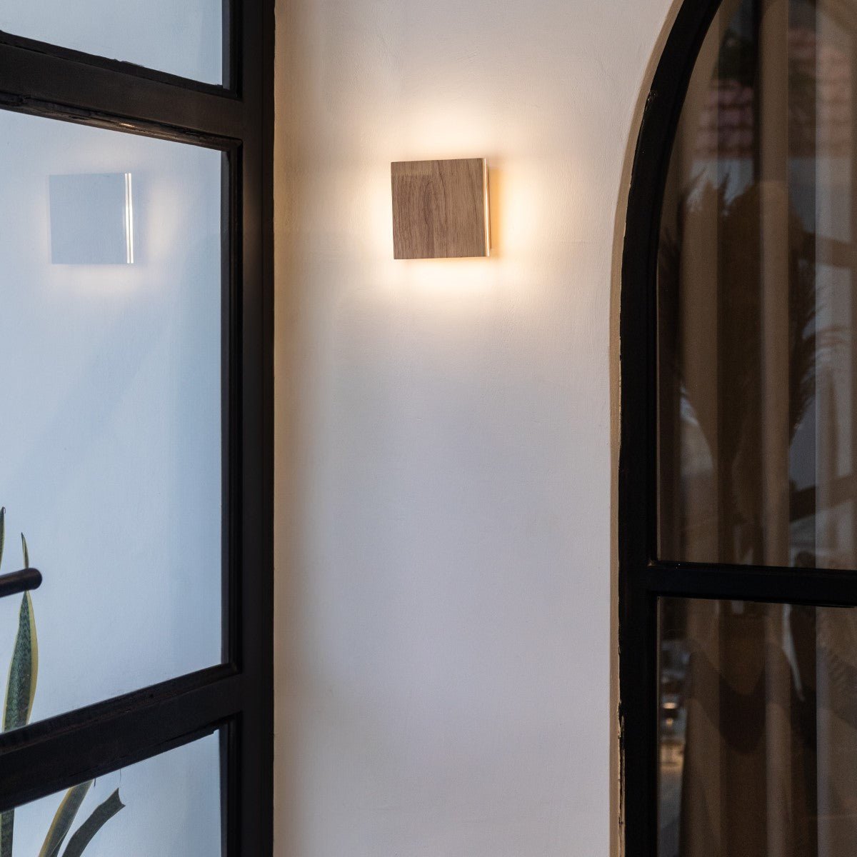 Lane Light Bruin Oplaadbare Wandlamp – Tavellio - Amsterdam (foto 3 van 16)