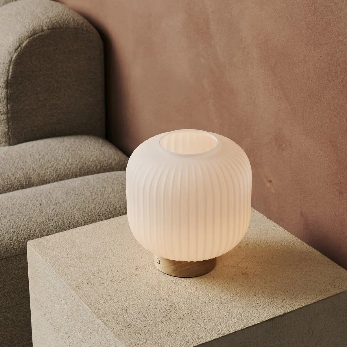 Lyla Lichtbruine Unieke Oplaadbare Lamp – Tavellio - Amsterdam (foto 4 van 14)