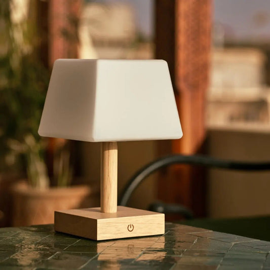 Tommy lichtbruine houten oplaadbare tafellamp