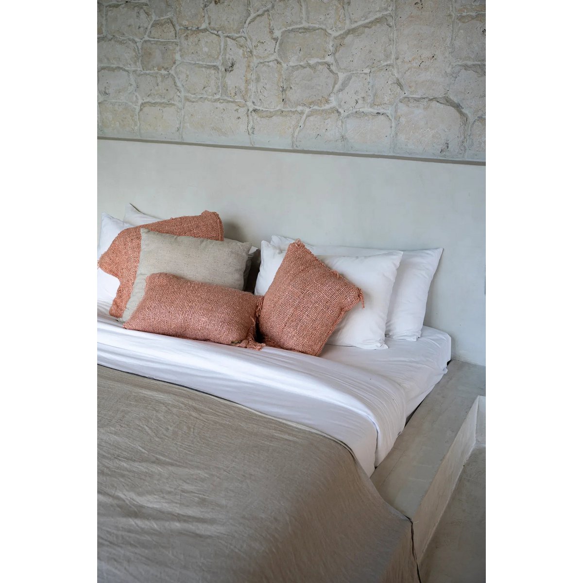 The Oh My Gee Kussenhoes - Zalmroze - 40x40 – Bazar Bizar Living (foto 5 van 6)