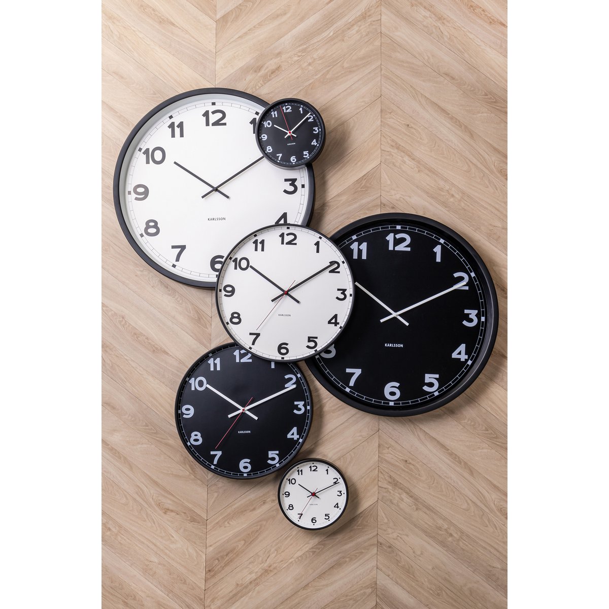 Karlsson Wandklok New Classic Medium